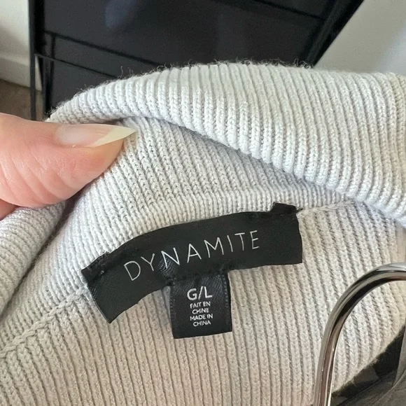 Dynamite Ribbed V-Neck Sweater with Olive Green Stripes - Picture 3 of 3